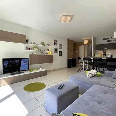 Apartment Beautiful T4 Parking Large Terrace Annecy